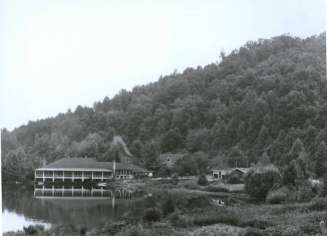 Dining Hall and lodges, Lake Eden Campus, Black Mountain College. Courtesy the North Carolina State Archives.